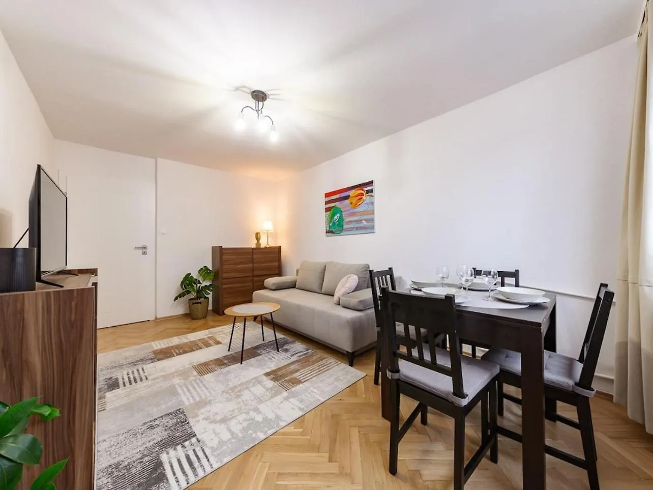 Latte Apartment City Centre Warschau